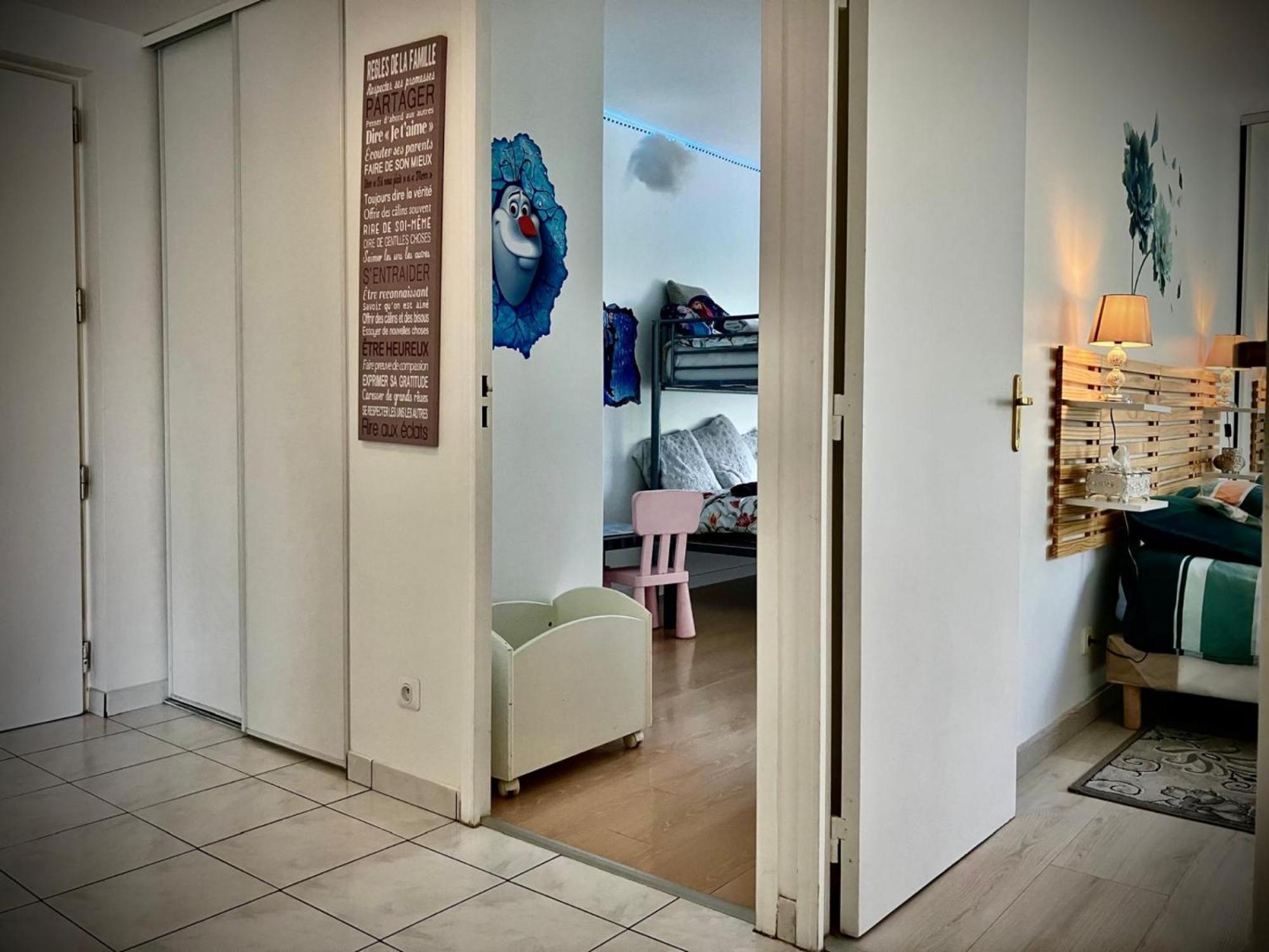 Snowqueen Hotel Apartment Paris-Disney Chelles  Zewnętrze zdjęcie